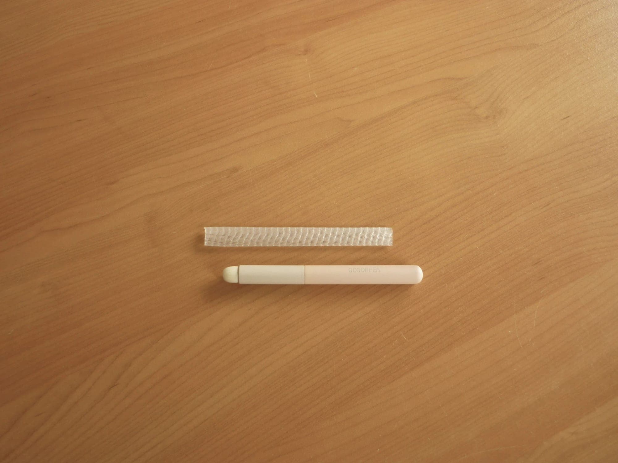 Zalmroze concealer sponge brush applicator Bullet shape head van Gogorhea Rhea