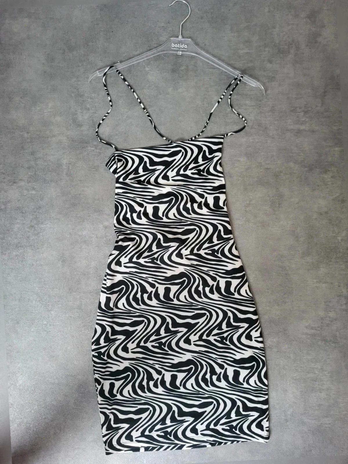 *NIEUW* Na-kd back strap Mini dress xs