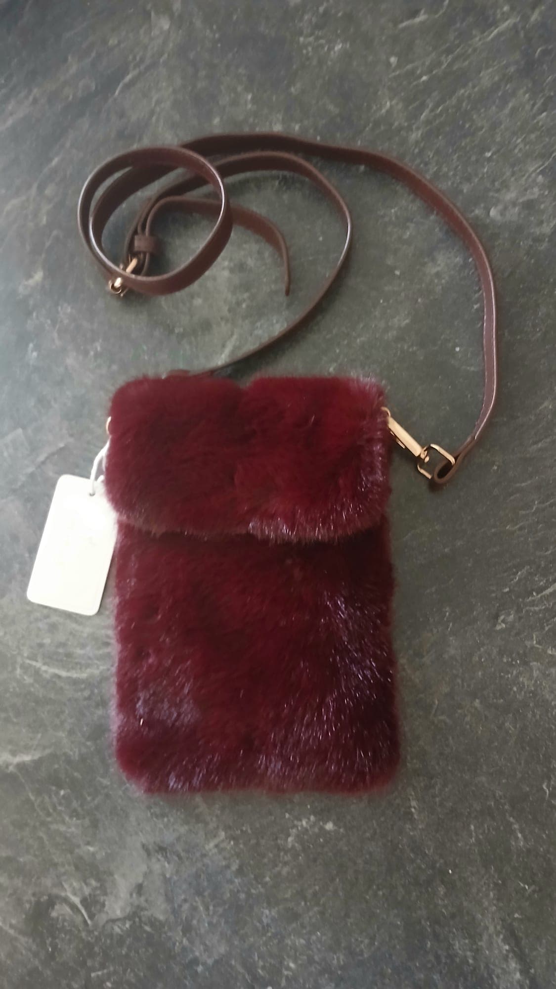 Michelle telefoontasje bordeaux met verstelbare riem