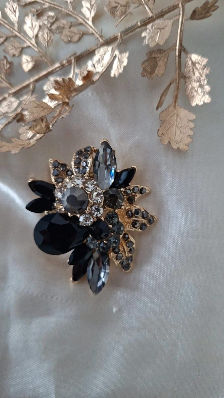Bijou Brigitte broche bloem zwart met kristallen