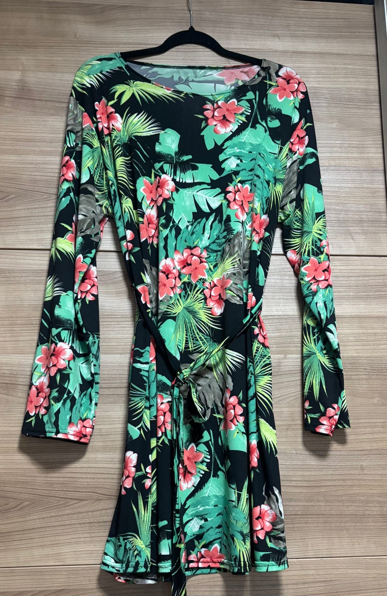 Tropical floral jurk met lange mouwen - zwart/groen/roze