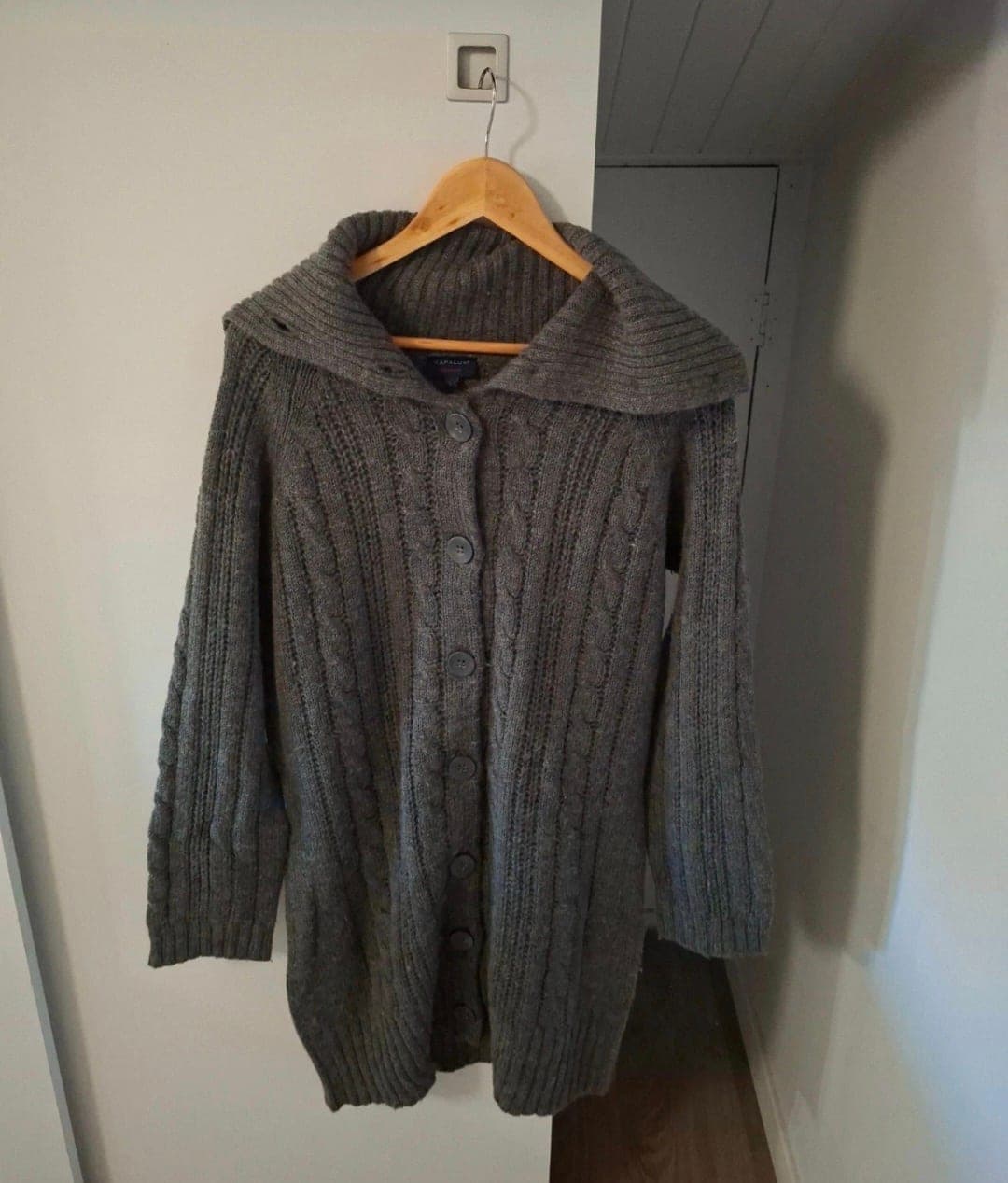 Grijze gebreide cardigan met kraag