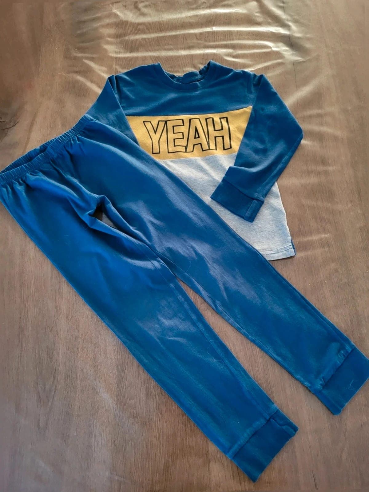 Zeeman Jongens pyjama set blauw/grijs “Yeah”  maat 122/128