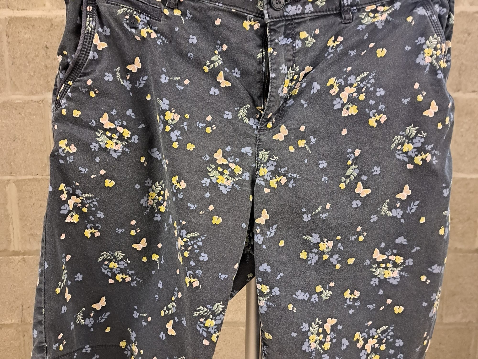 Blauwe bermuda EDC met bloemenprint