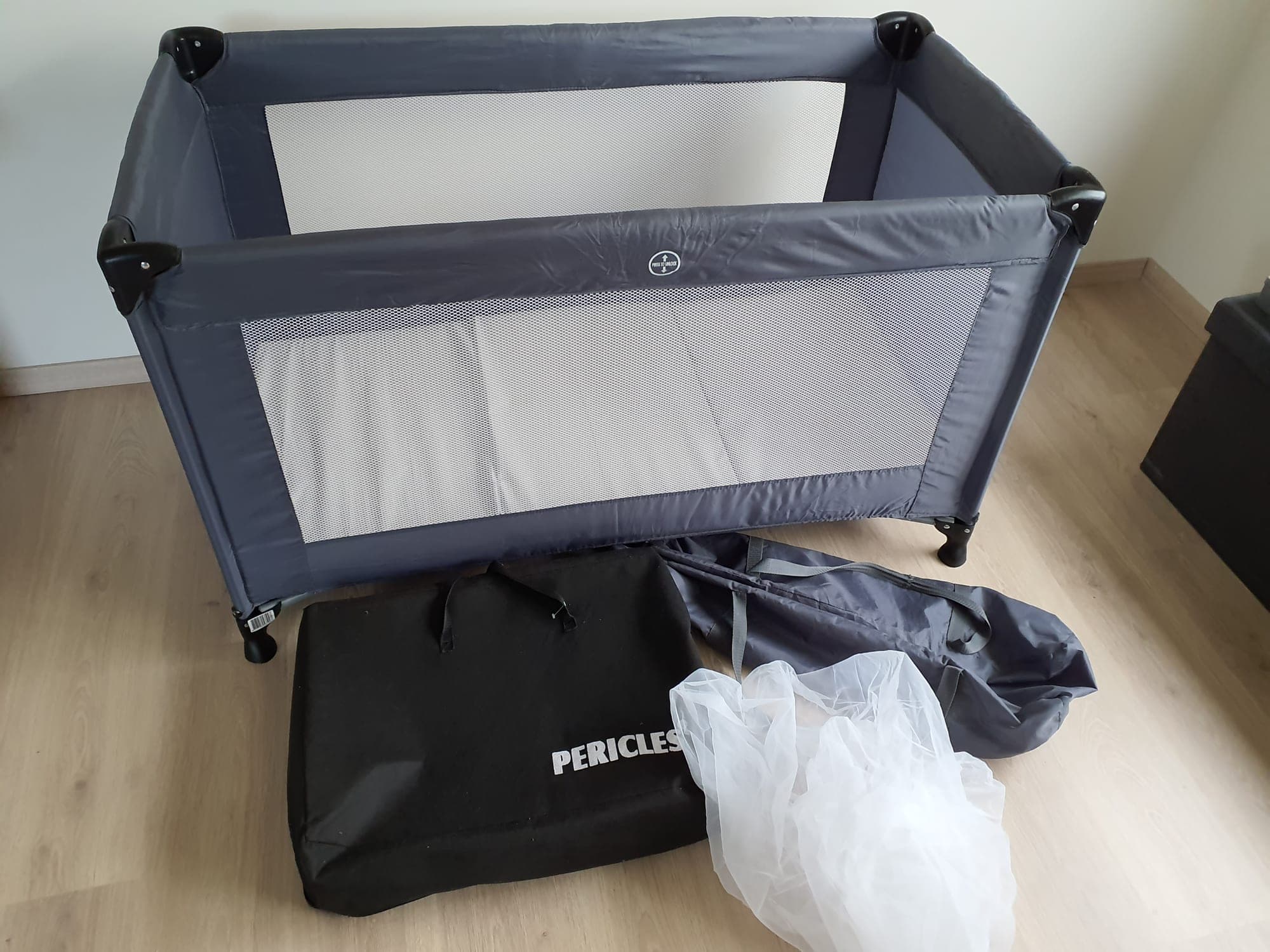 Gemakkelijk opvouwbaar reisbedje pericles (incl. extra's)