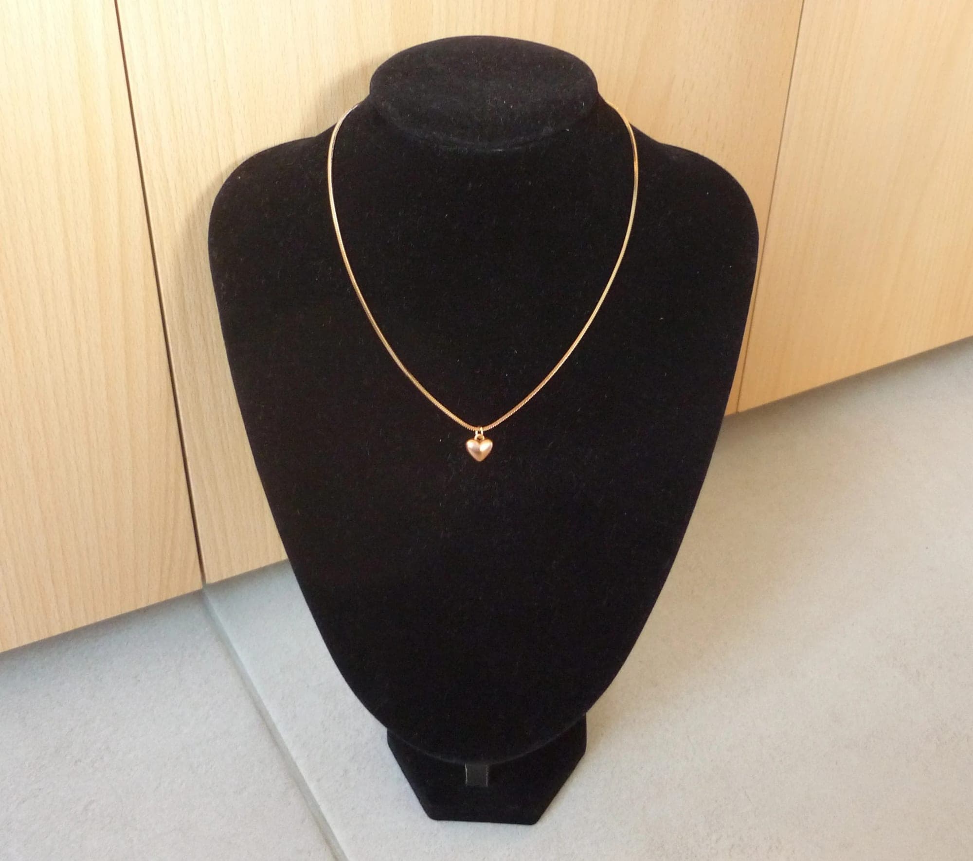 Rozegoudkleurige ketting met hart hanger