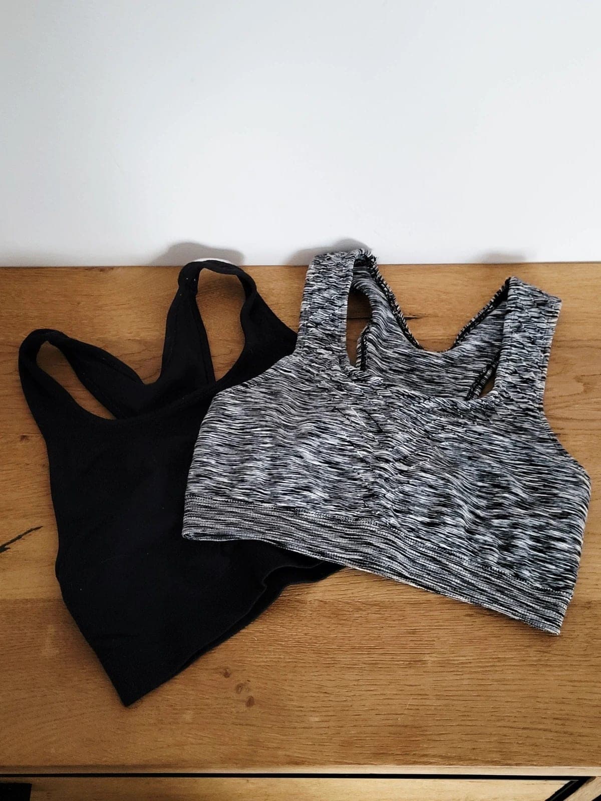 Hema sporttopjes 2 stuks maat S zwart en grijs