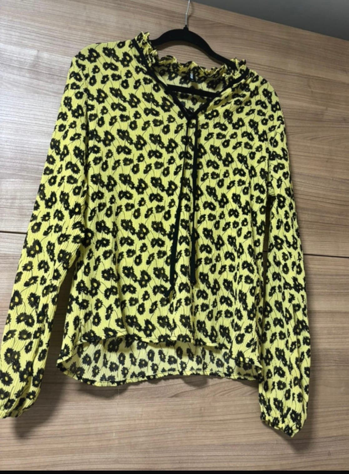 Neon gele blouse met luipaardprint