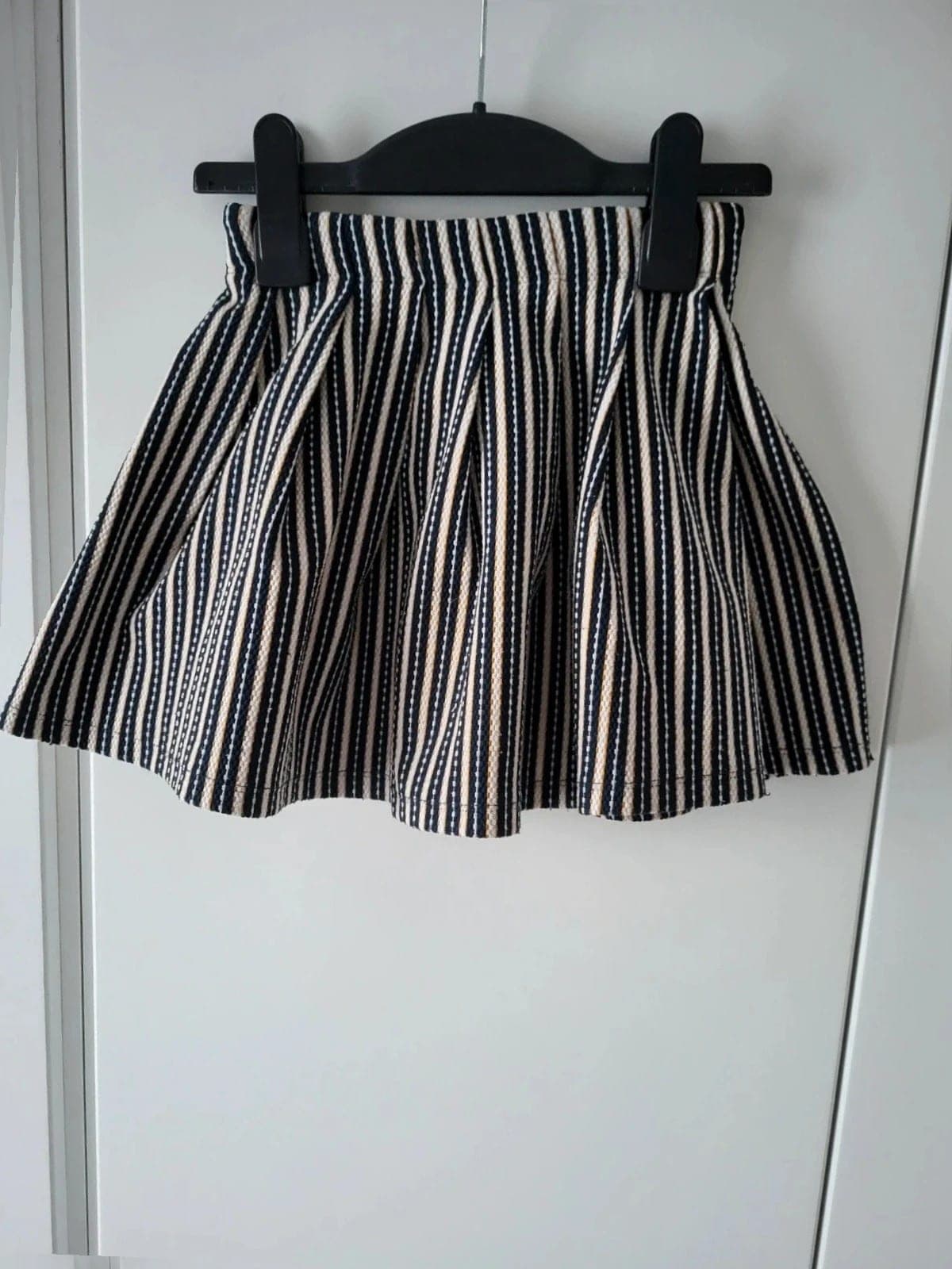 Zara rok met Strepen – Maat 6/7 jaar
