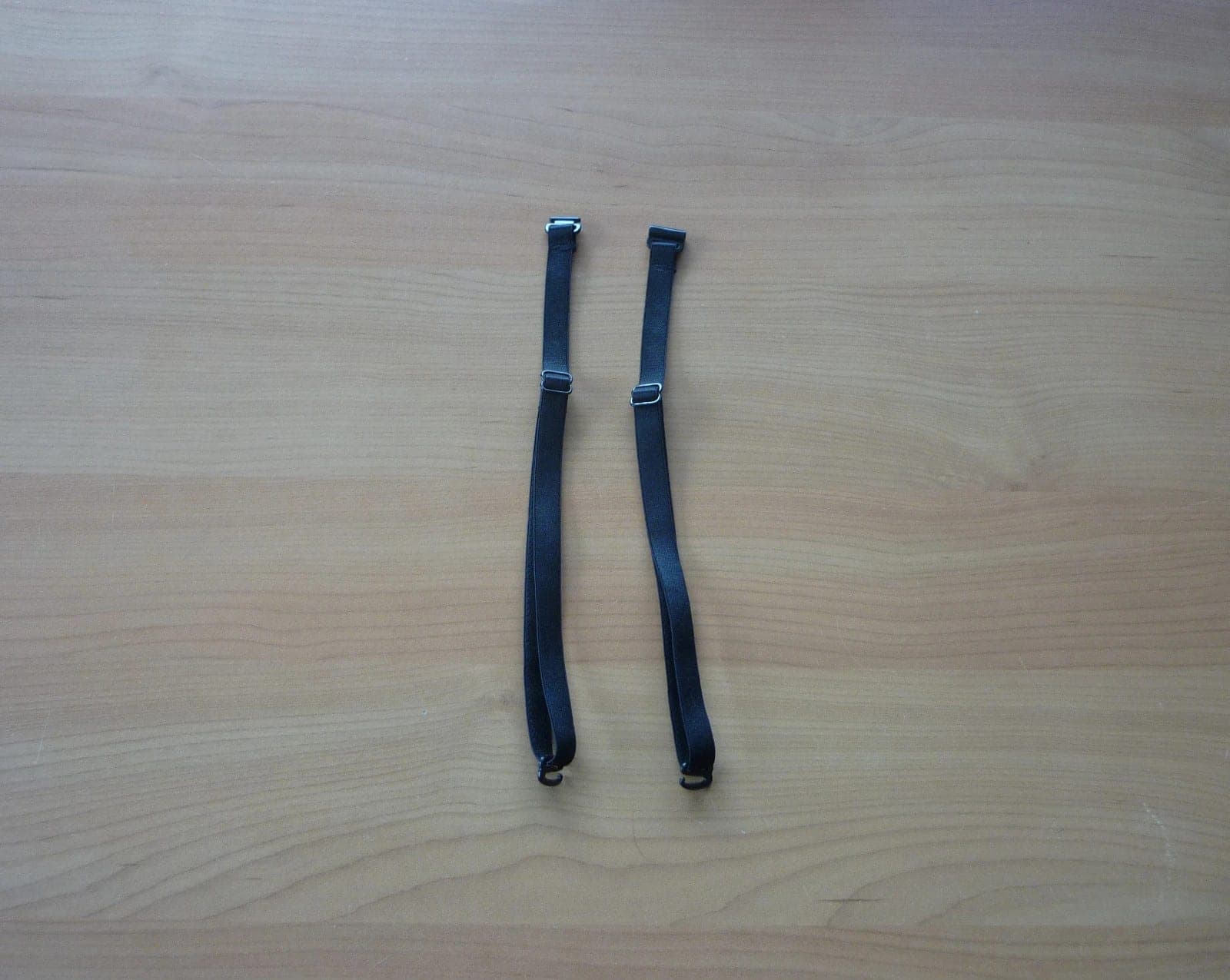 Zwarte elastische bh beha bandjes voor halterbeha’s onder haltertop