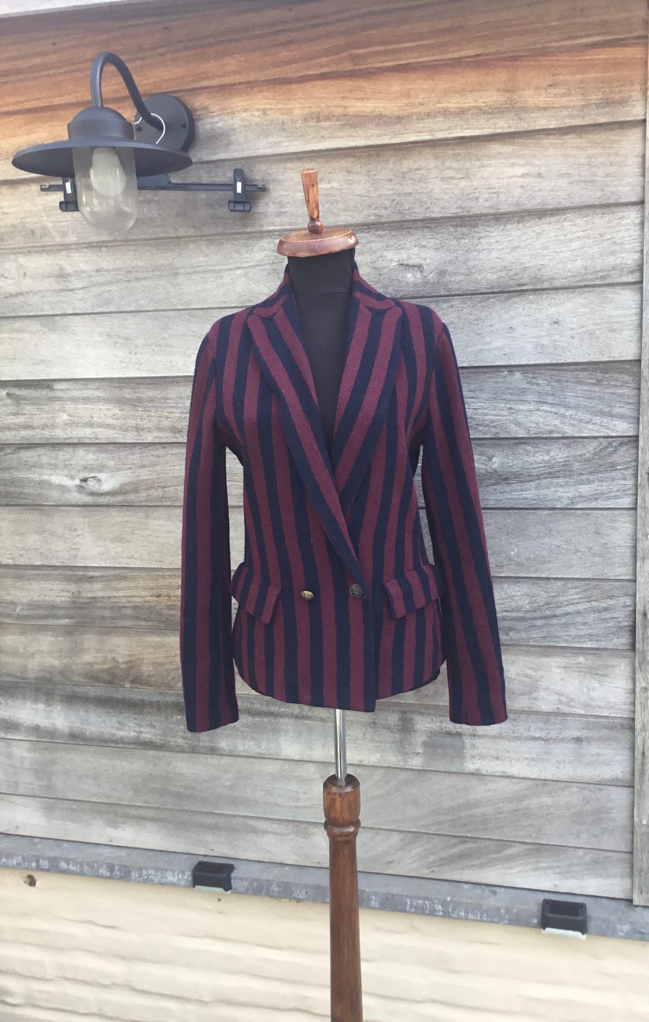 Blazer rayé bordeaux rouge et bleu marine Erika Cavallini