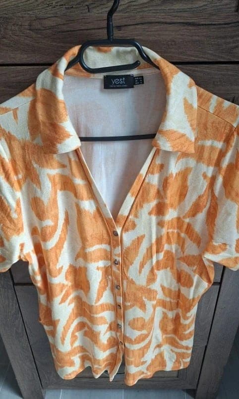 Yest blouse met oranje-wit patroon, maat XXL/44