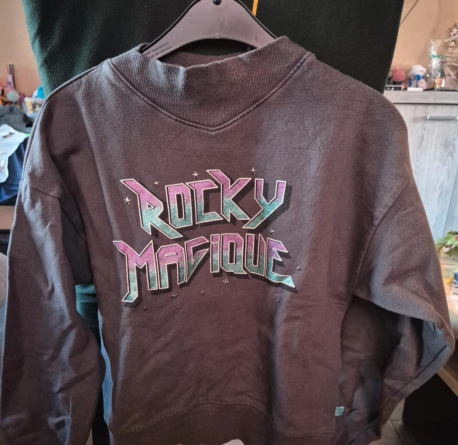 WE sweater Rocky Magique maat 134 cm