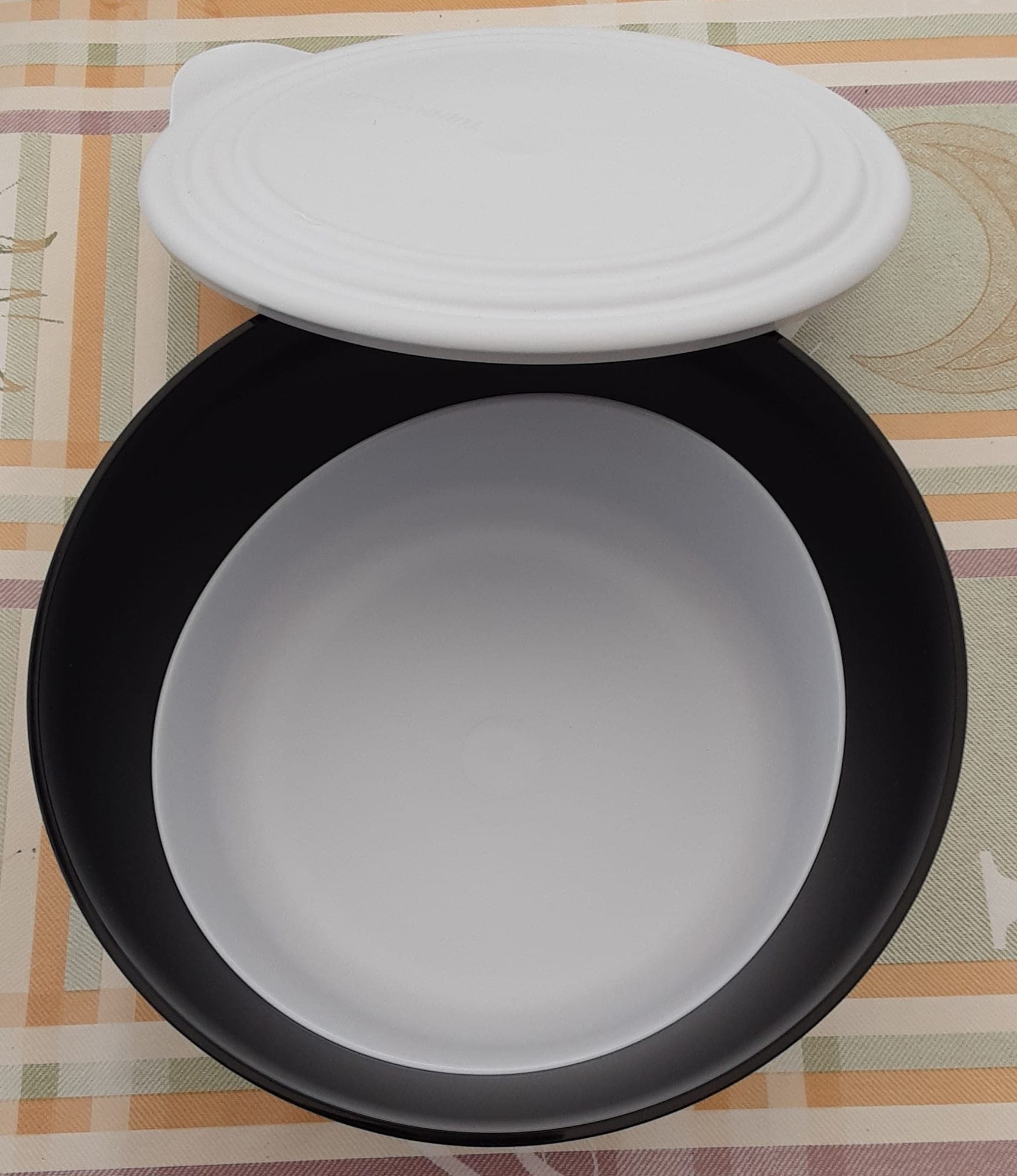 Tupperware Eleganzia geurbrander 2,3L wit zwart