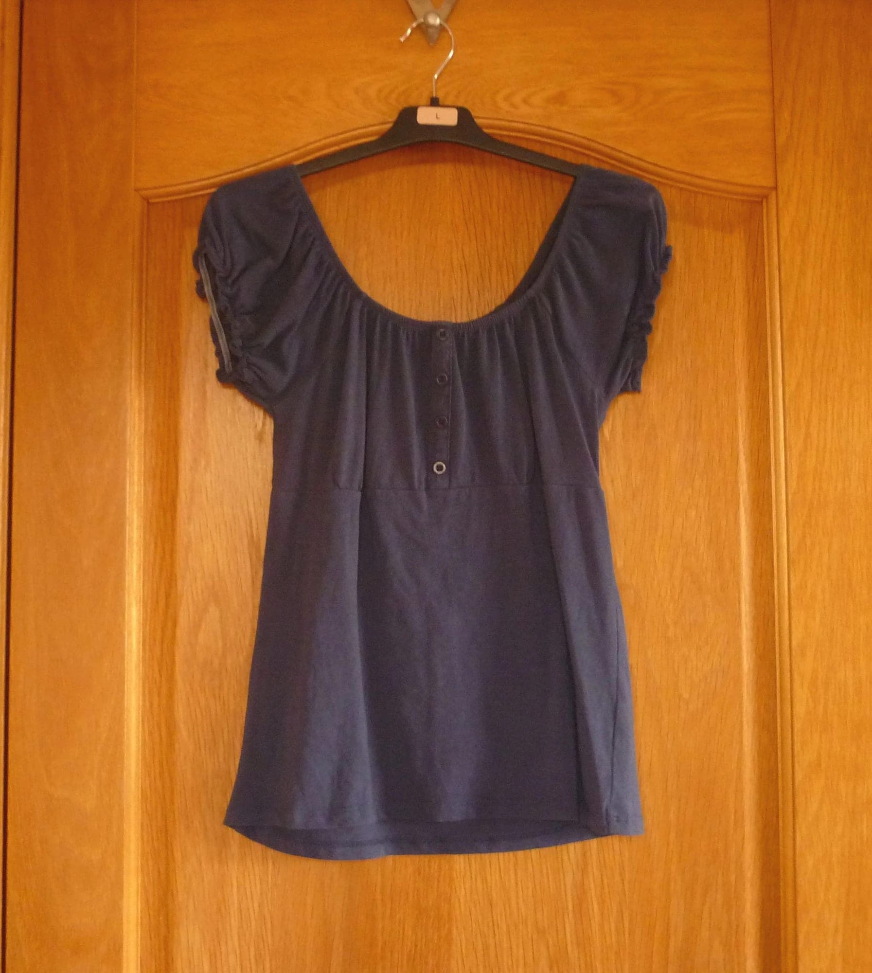 Blauwe top T-shirt met korte fronsmouwen van Jsfn Ellos