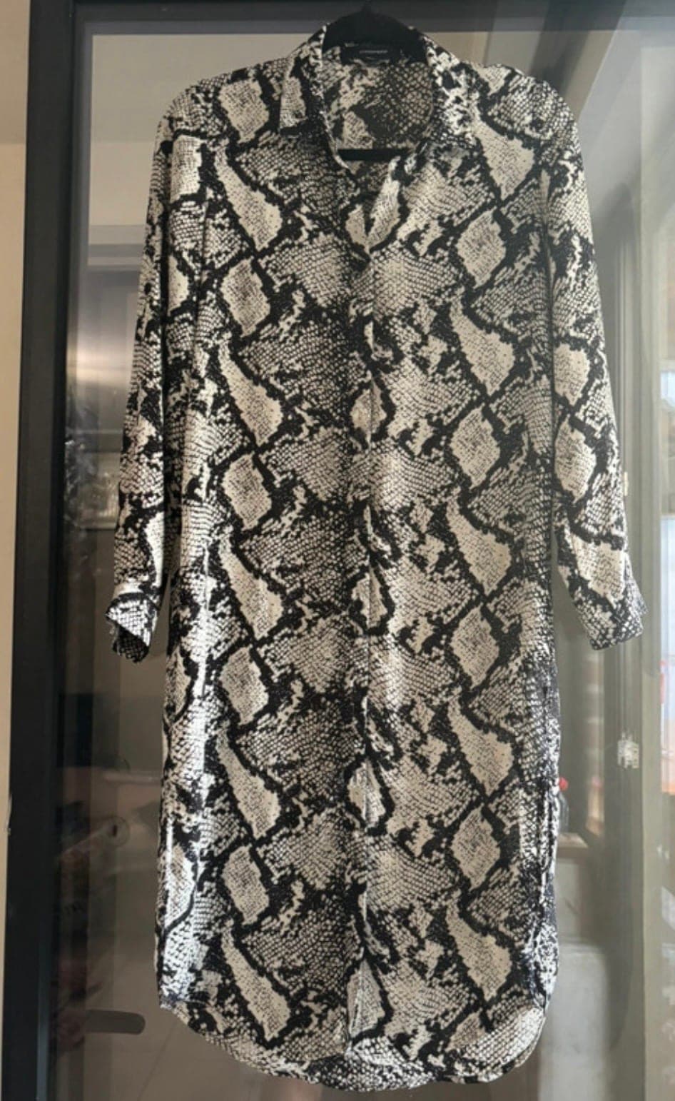 Atmosphere slangenprint overhemd jurk in beige en zwart