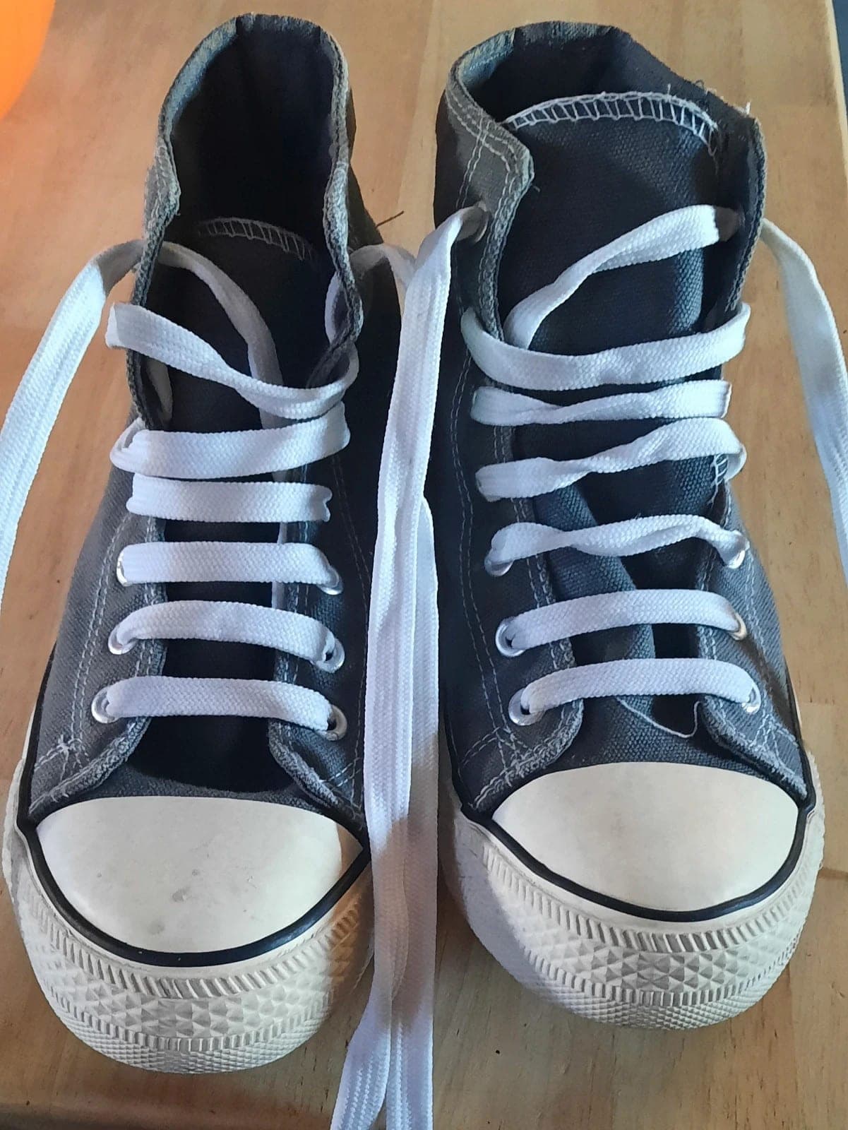 Sneakers - amper gedragen