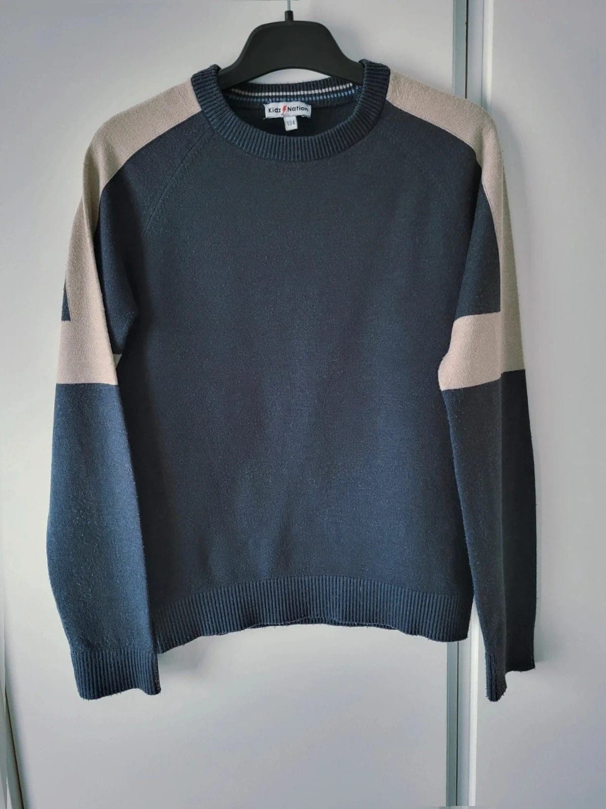 Donkerblauwe Trui Kidz Nation – maat 134/ 9 jaar – comfy basic