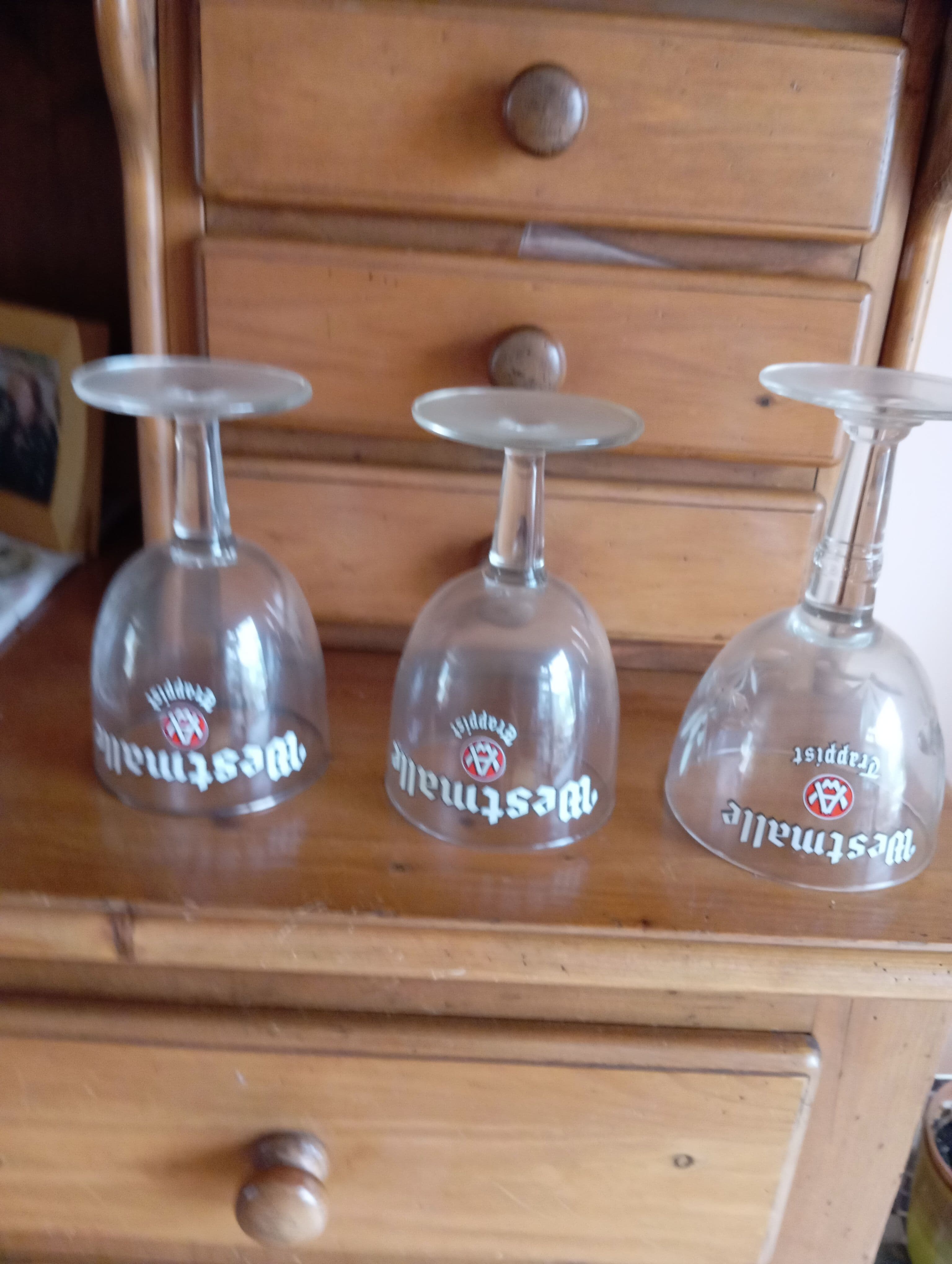 3x Westmalle bierglazen met voet