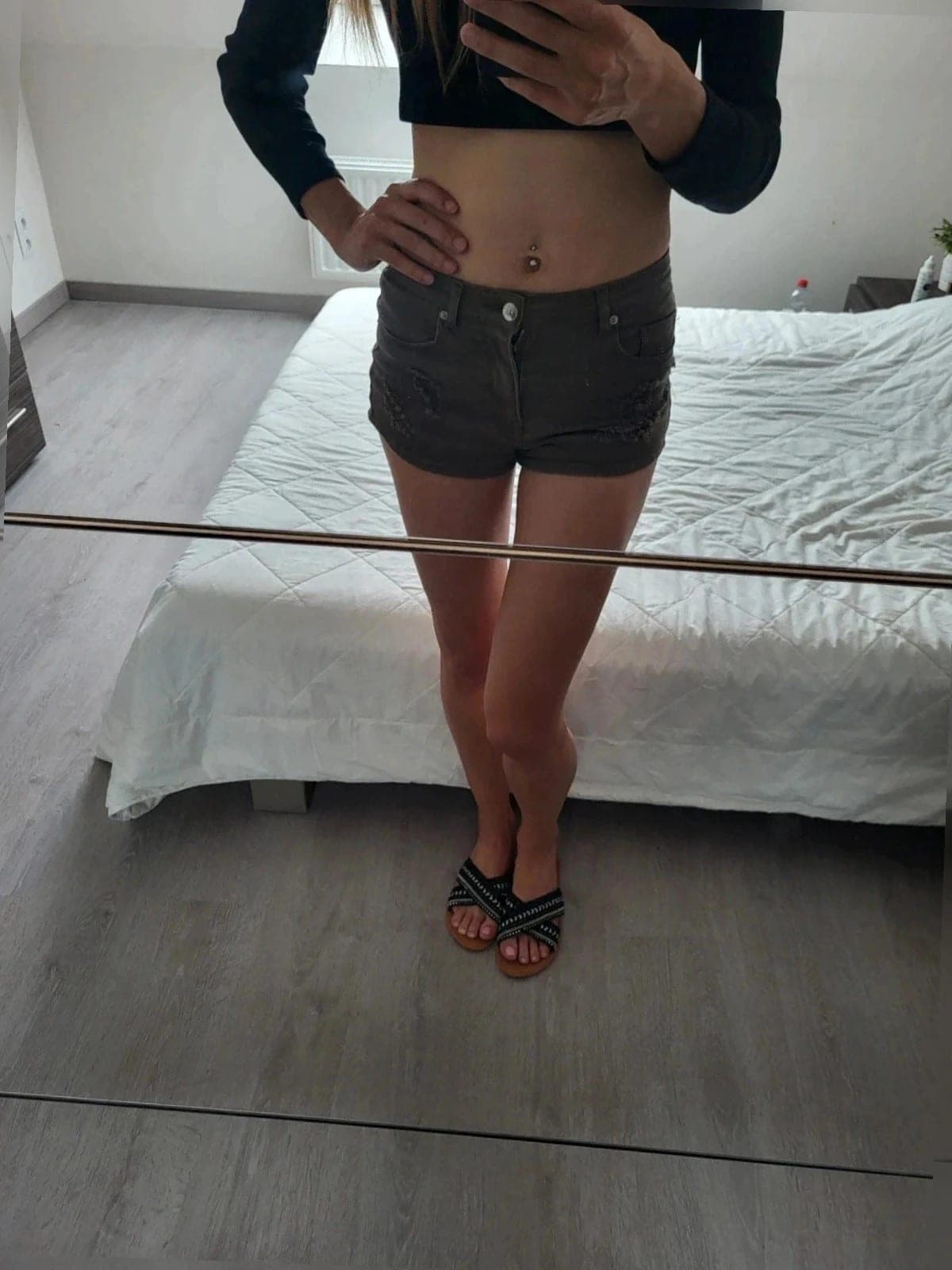 Destroyed Kaki Denim hotpants H&M maat 36