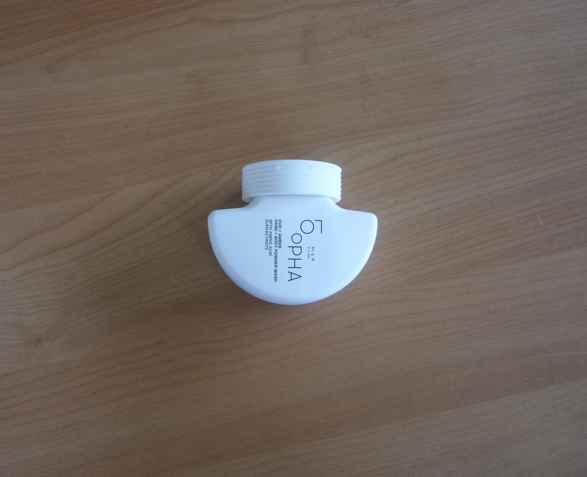 Loopha Oud + amber Hand + body powder wash 60 g