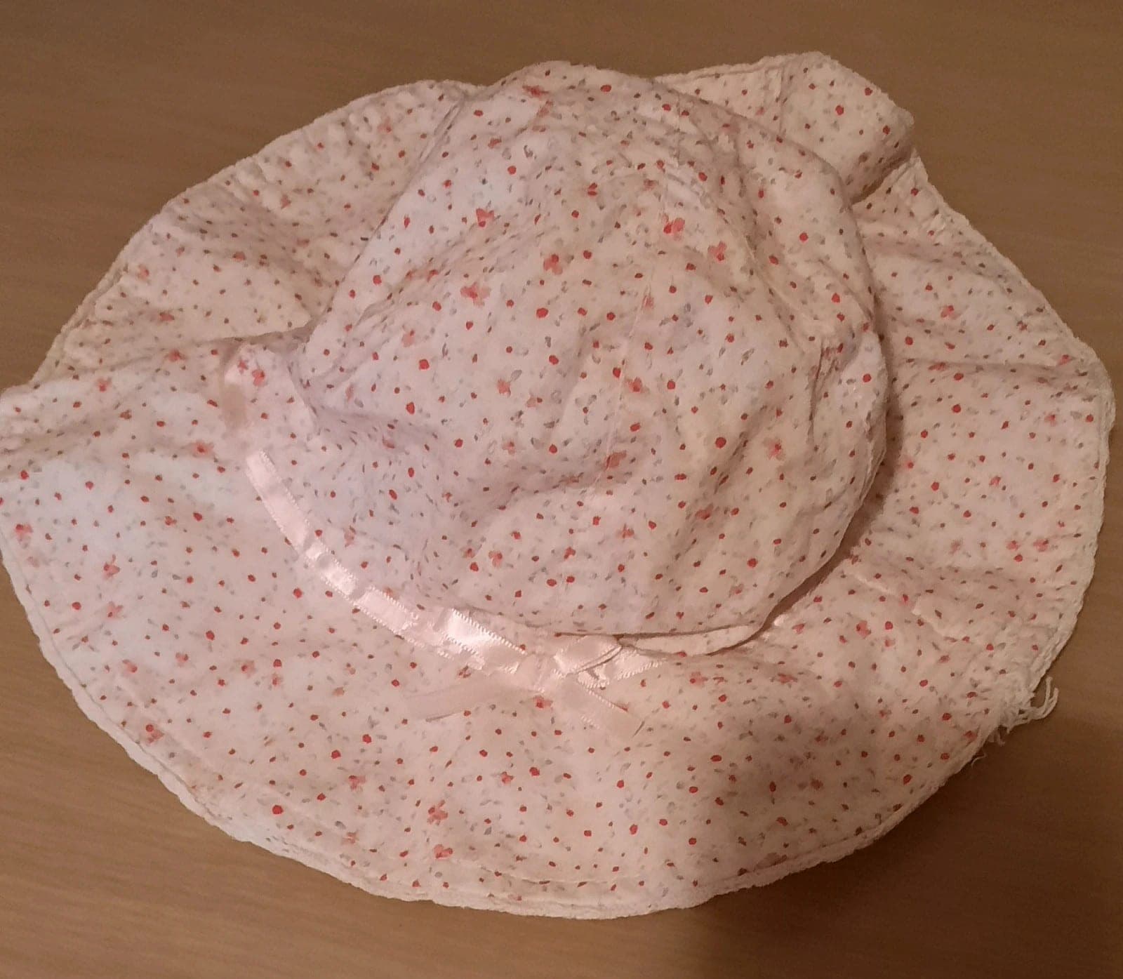 C&A zonnehoedje maat 53 cm (3-5 jaar)
