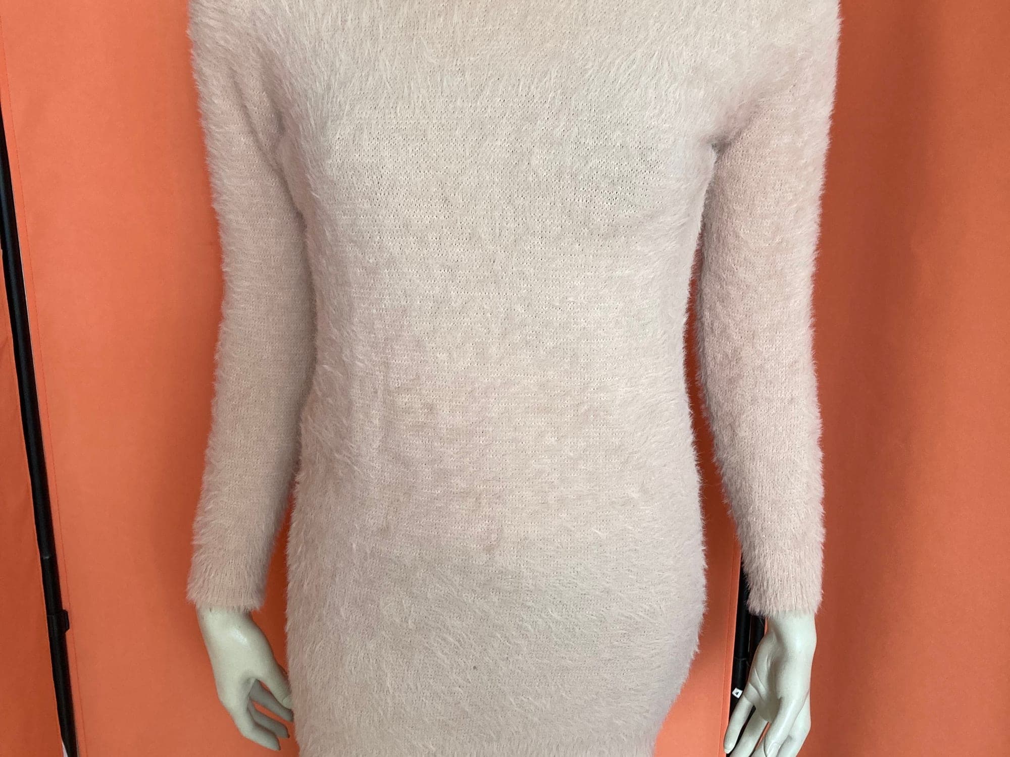 Roze fluffy dames  trui/jurk met lange mouwen