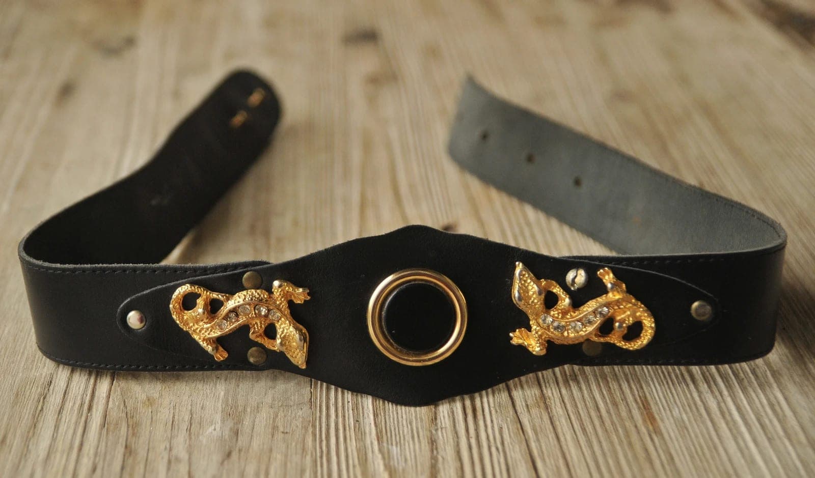 Vintage riem met salamanders jaren 80