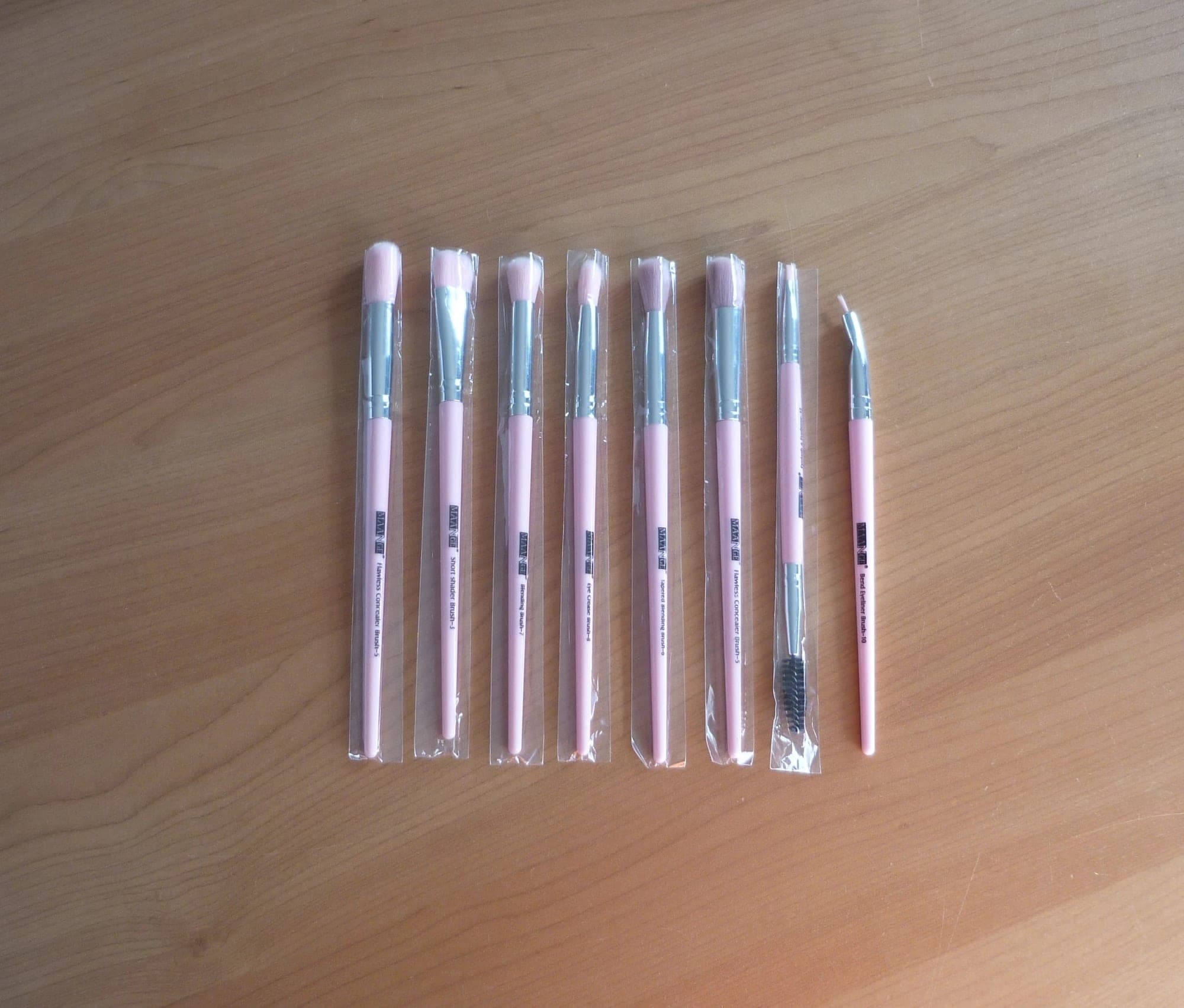 Set van 8 roze make-up brushes penselen