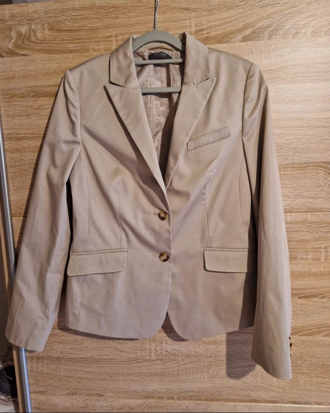 Esprit beige blazer met goudkleurige knopen