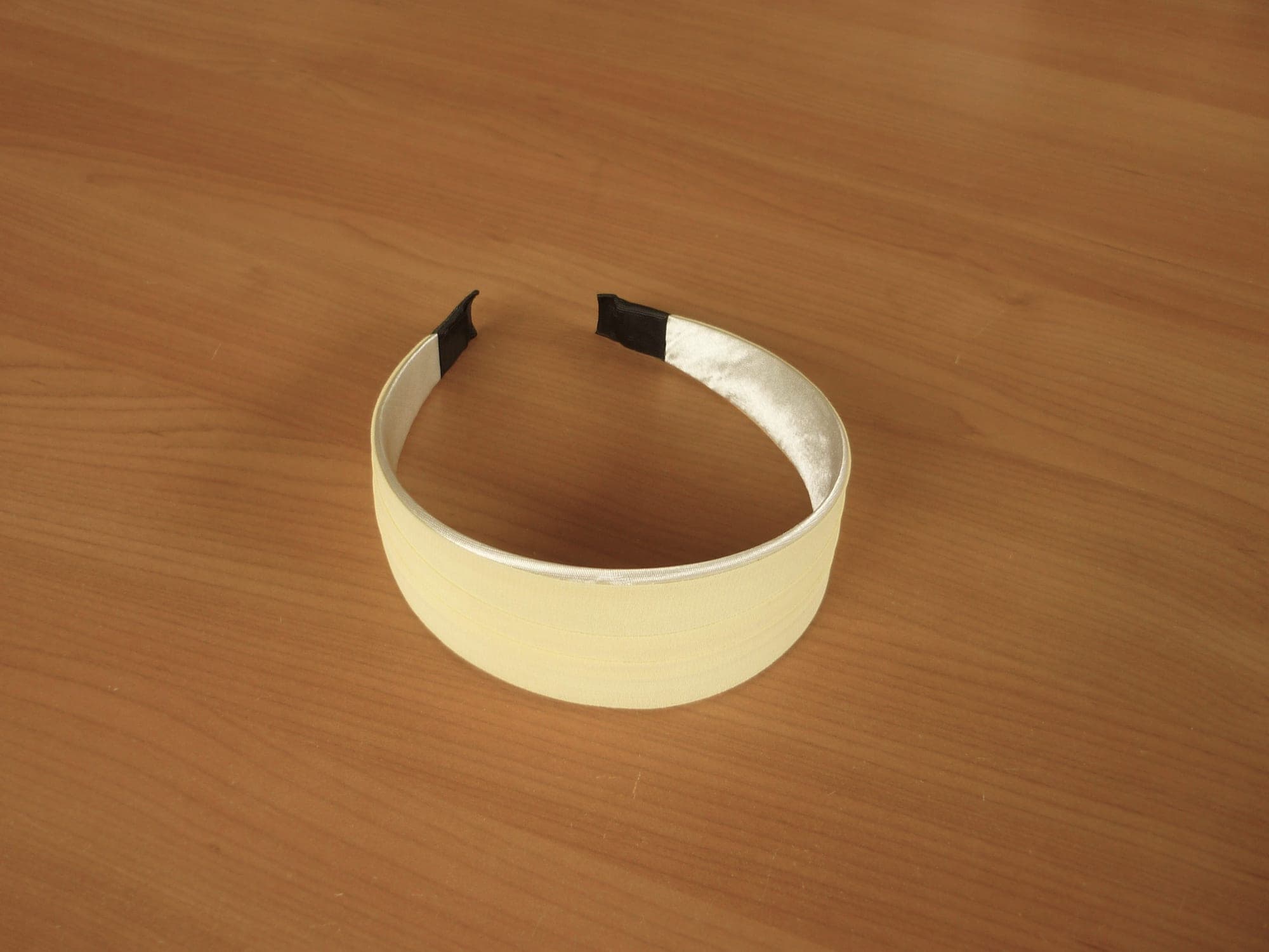 Diadème bandeau cheveux voile jaune clair satin couleur argent