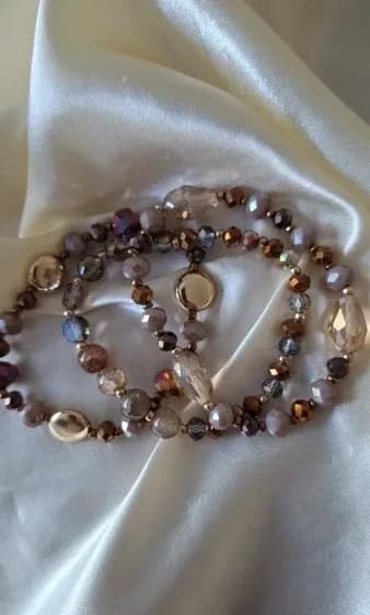 kralen armband met bruine en goudkleurige kralen