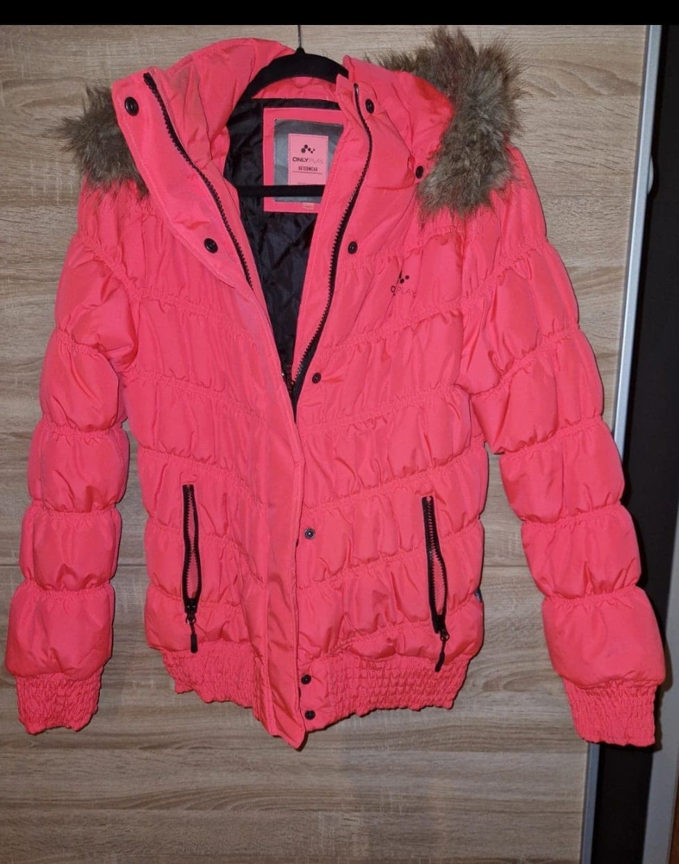 ONLY PLAY roze gewatteerde winterjas met bont capuchon maat L