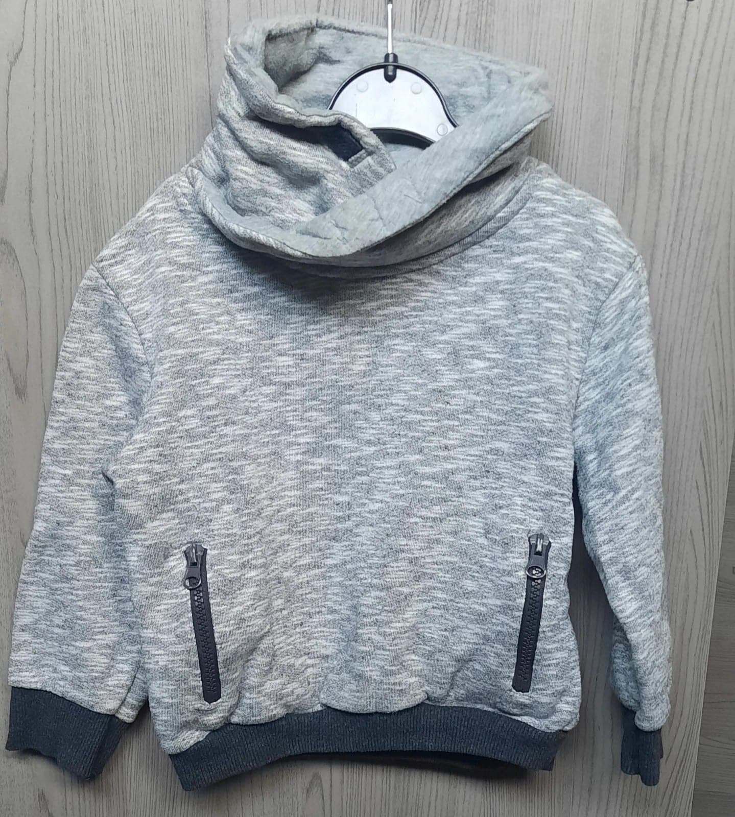 Primark sweater maat 104 cm (4 jaar)