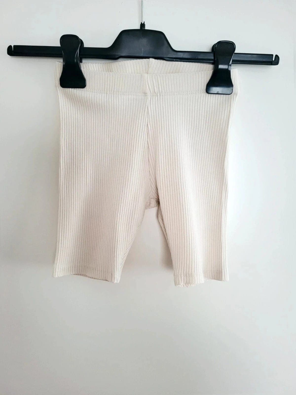 Hema rib shortje Crème maat 110