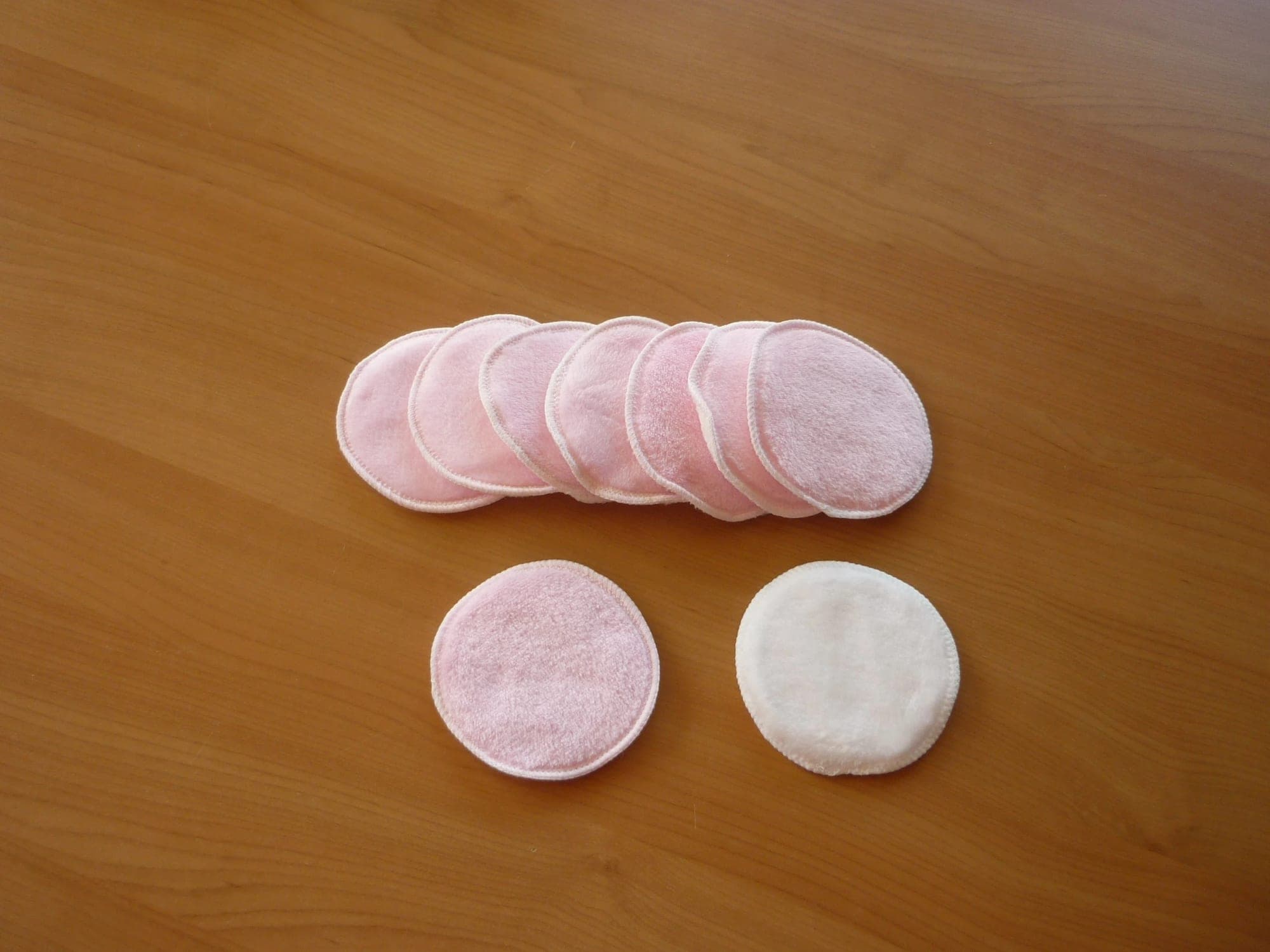 Set de 9 disques démaquillants réutilisables rose blanc