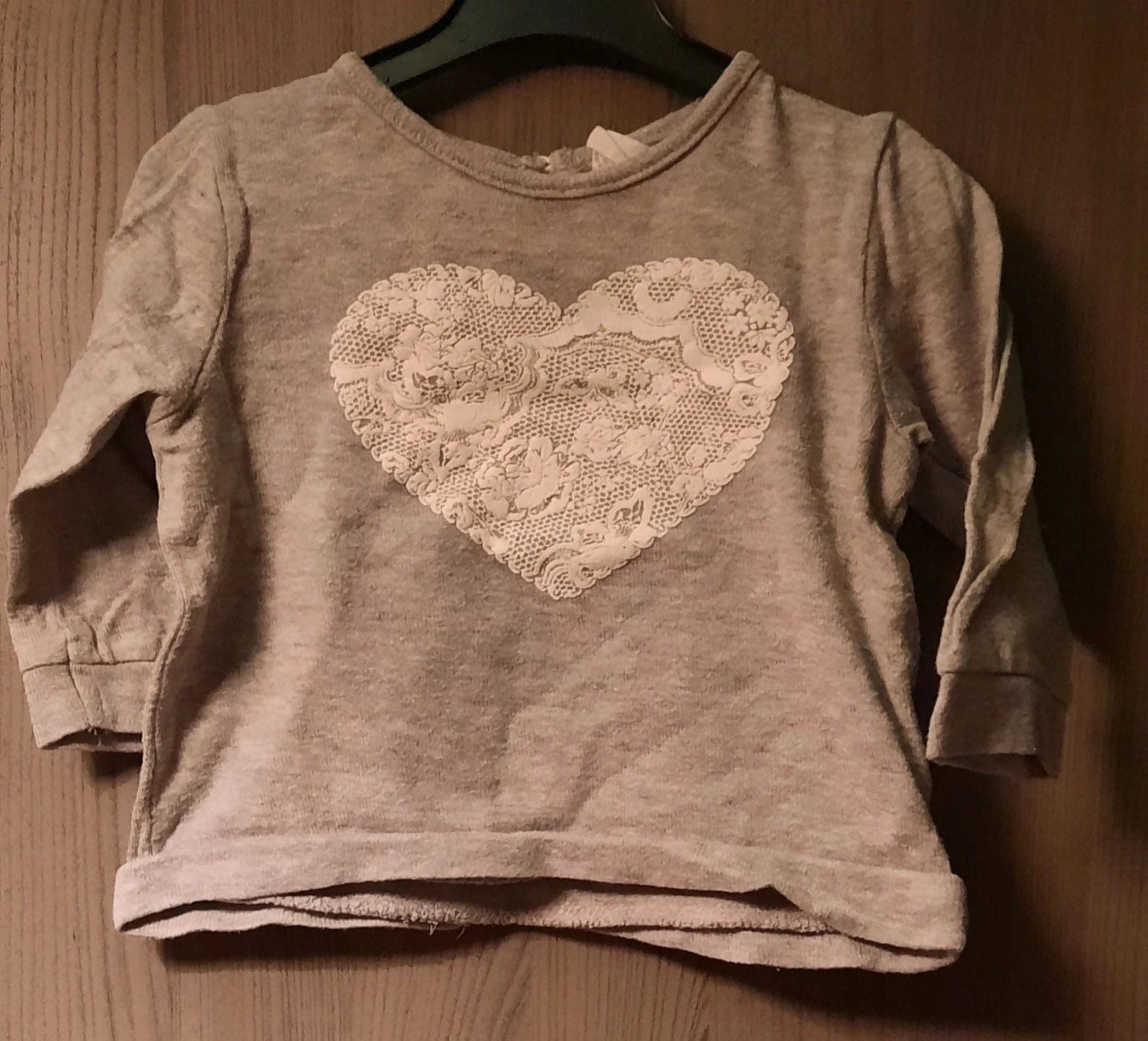 H&M truitje met hart motief 74 cm