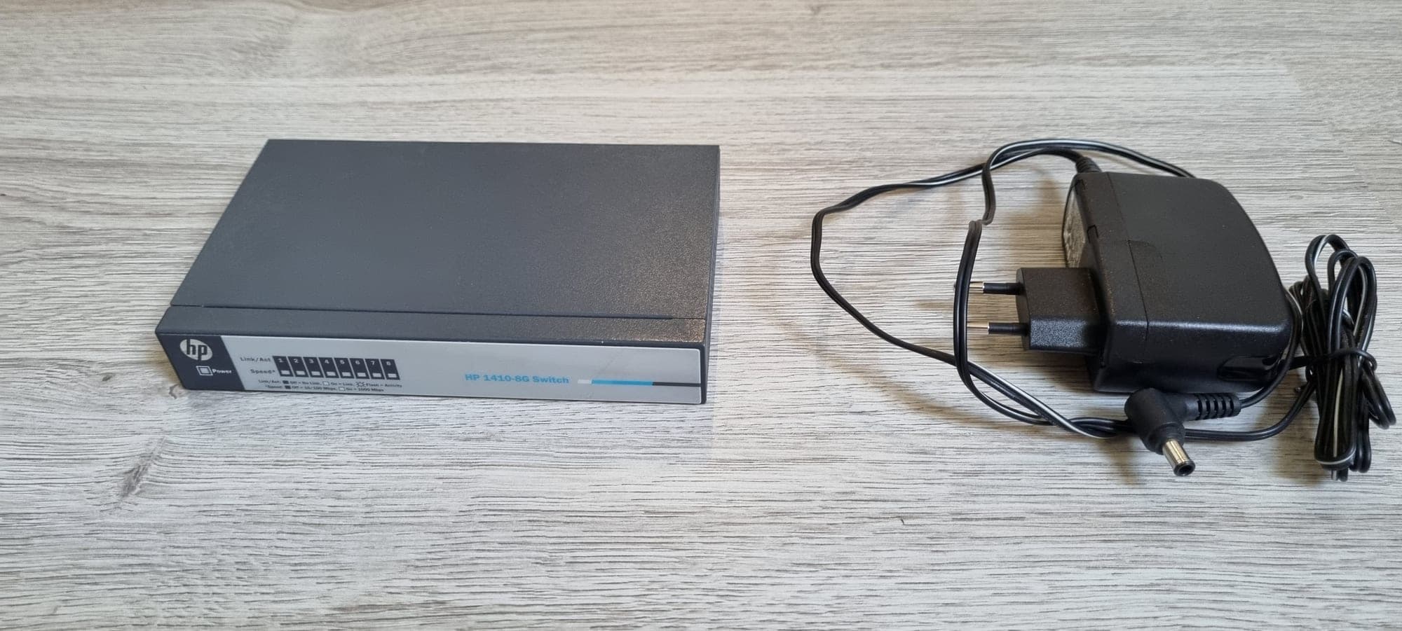 Commutateur HP 1410-8G - J9559A