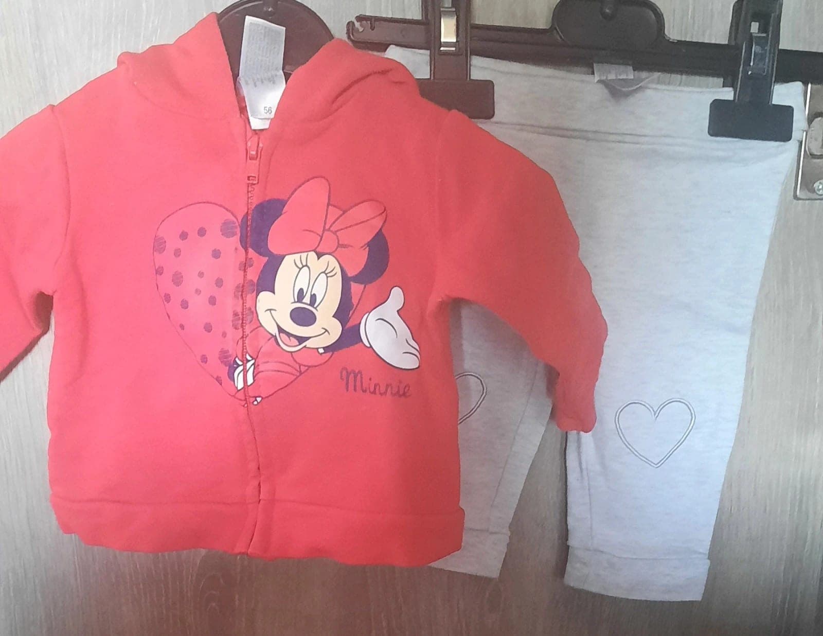 C&A Minnie Mouse vestje en broekje
