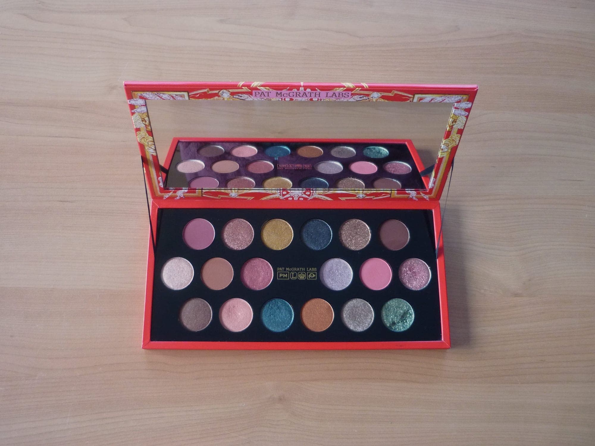 Pat McGrath Labs Mothership mega Celestial Odyssey oogschaduw palette Mthrshp