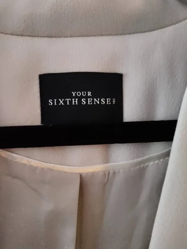 Your Sixth Sense blazer in crème