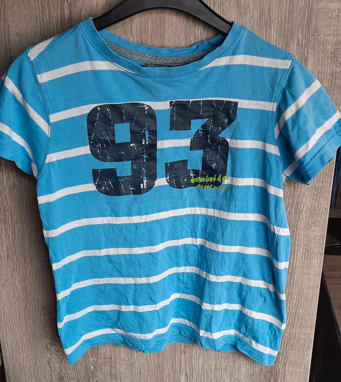 Gestreept jongensshirt maat 93