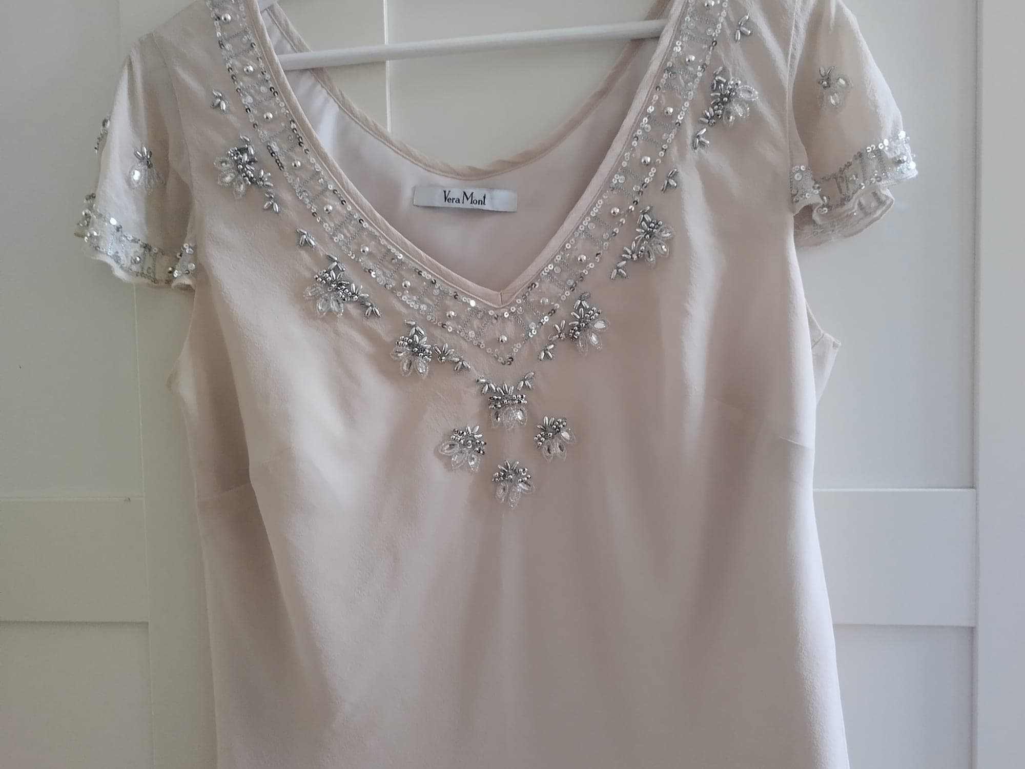 Zijden top met strass en korte mouwtjes
