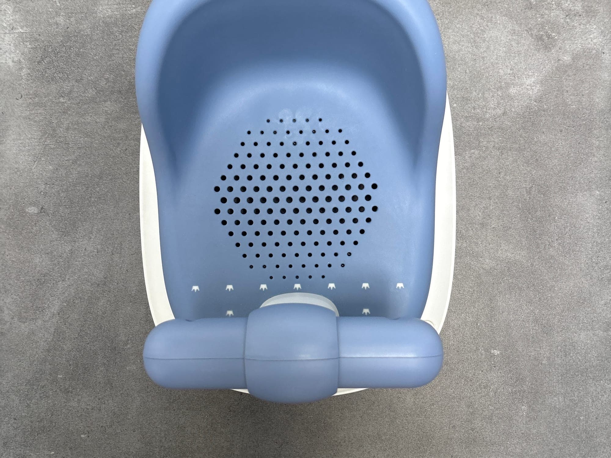 Baby Bath Seat BERNIE in blauw/wit