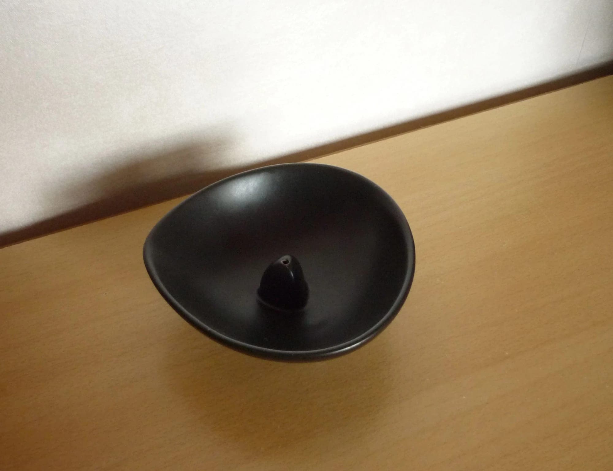 Zwarte wierookhouder 12 x 4 cm
