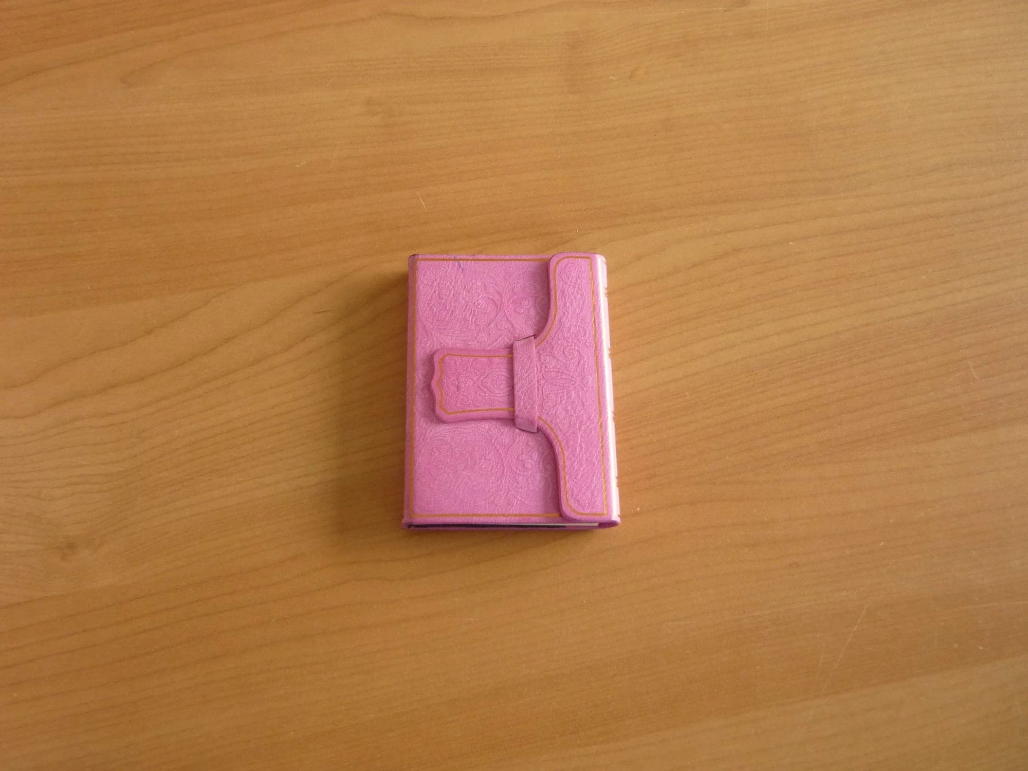 Fuchsia roze klein notitieboekje dagboek gelinieerd schrift boekje