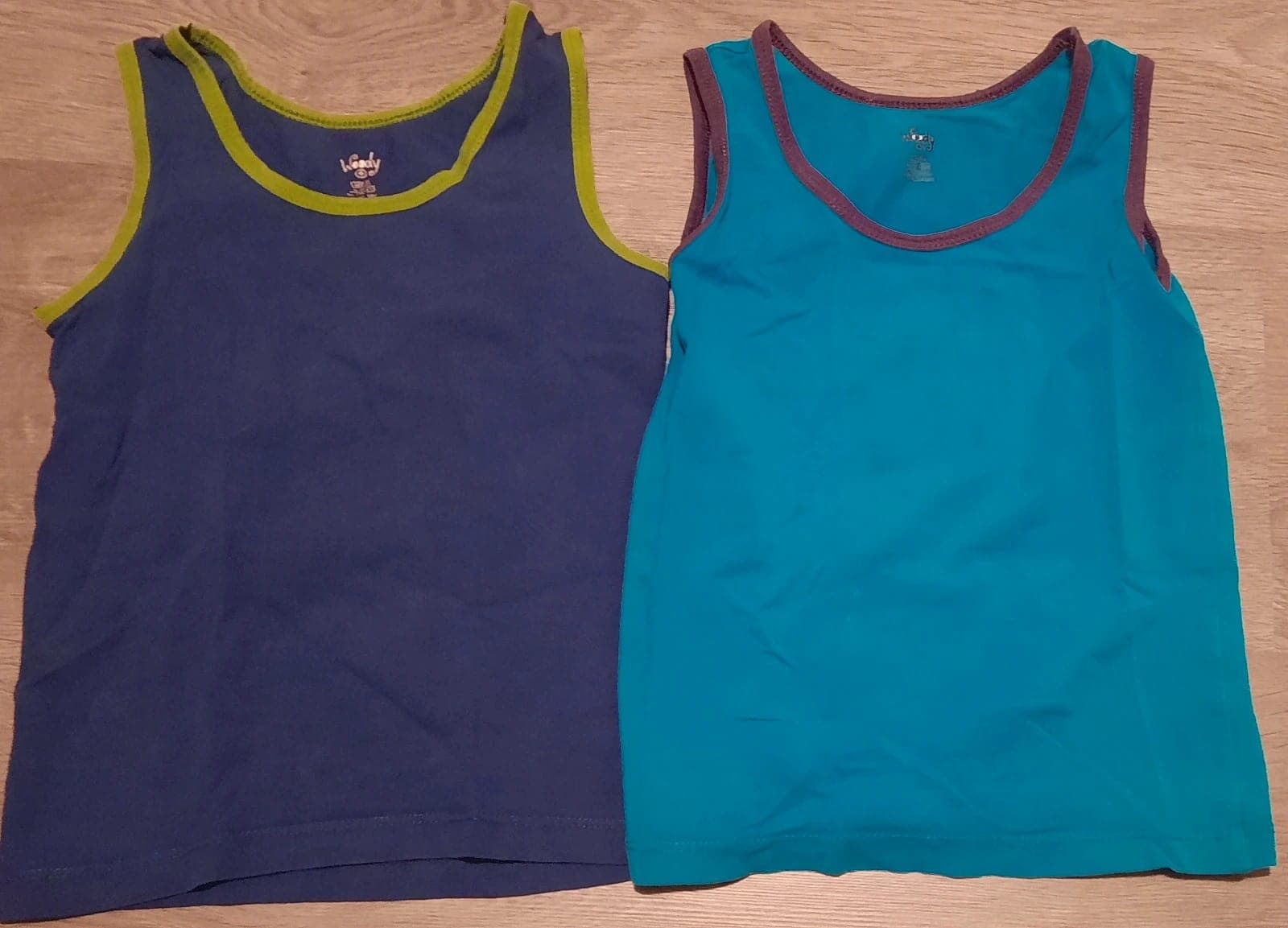 2 paar Woody onderhemdjes maat 104