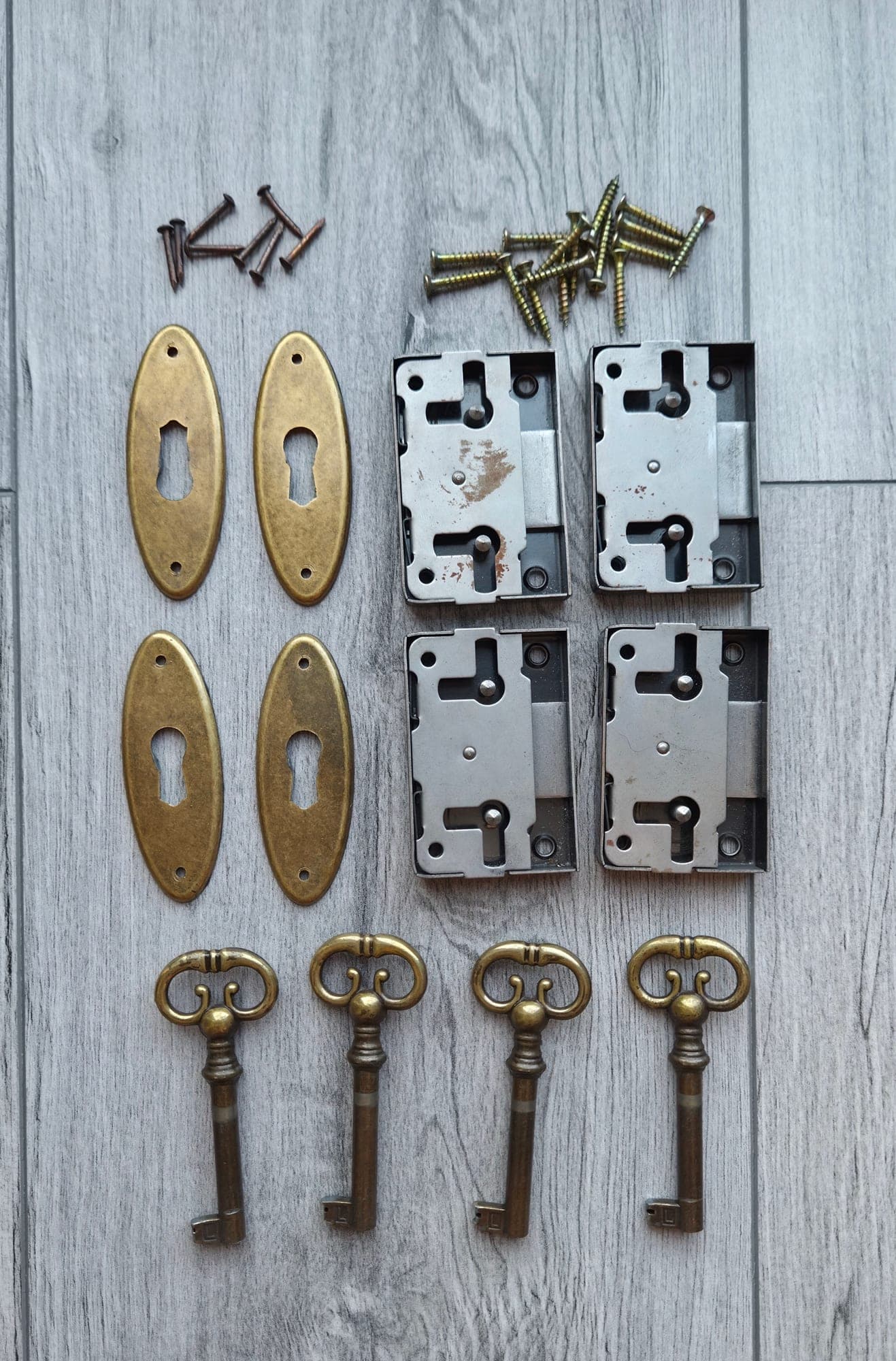 4 meubeldeur slot setjes