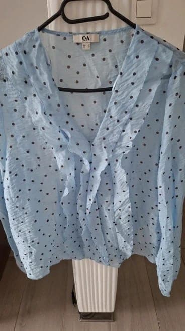 C&A blouse met stippenpatroon, lichtblauw maat M