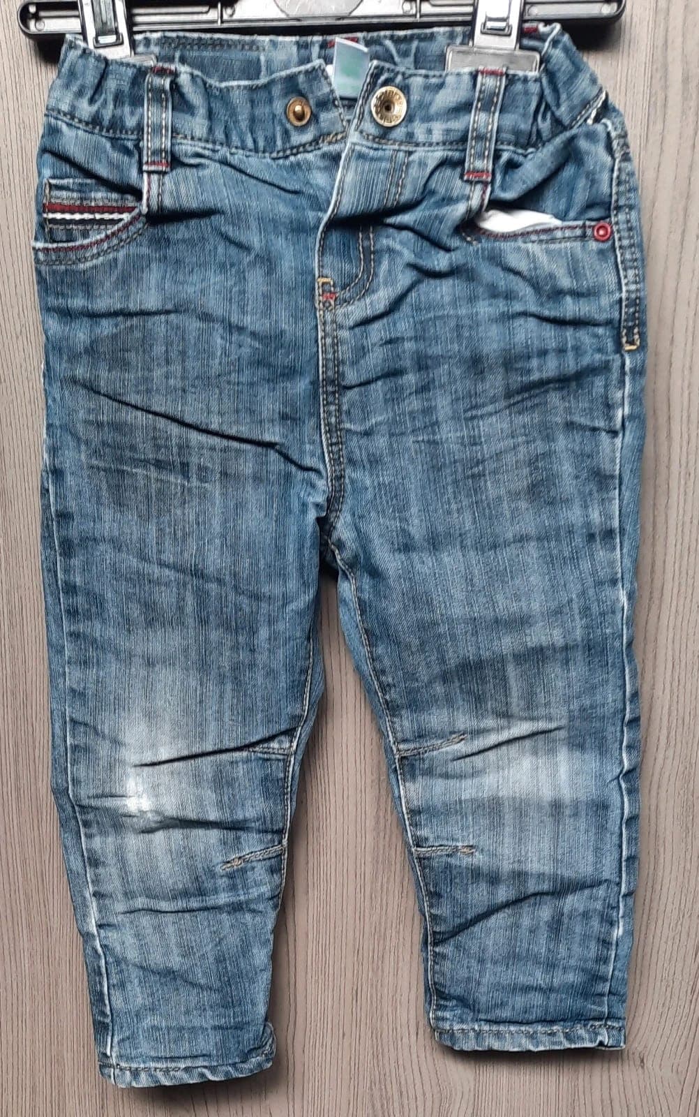 Okaïdi jongensjeansbroek met scheurtje